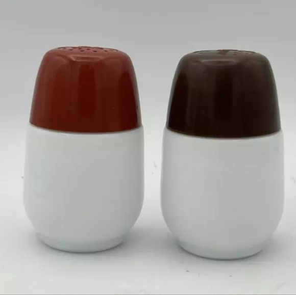 Vintage Gemco Salt and Pepper Shakers - Picture 1 of 5